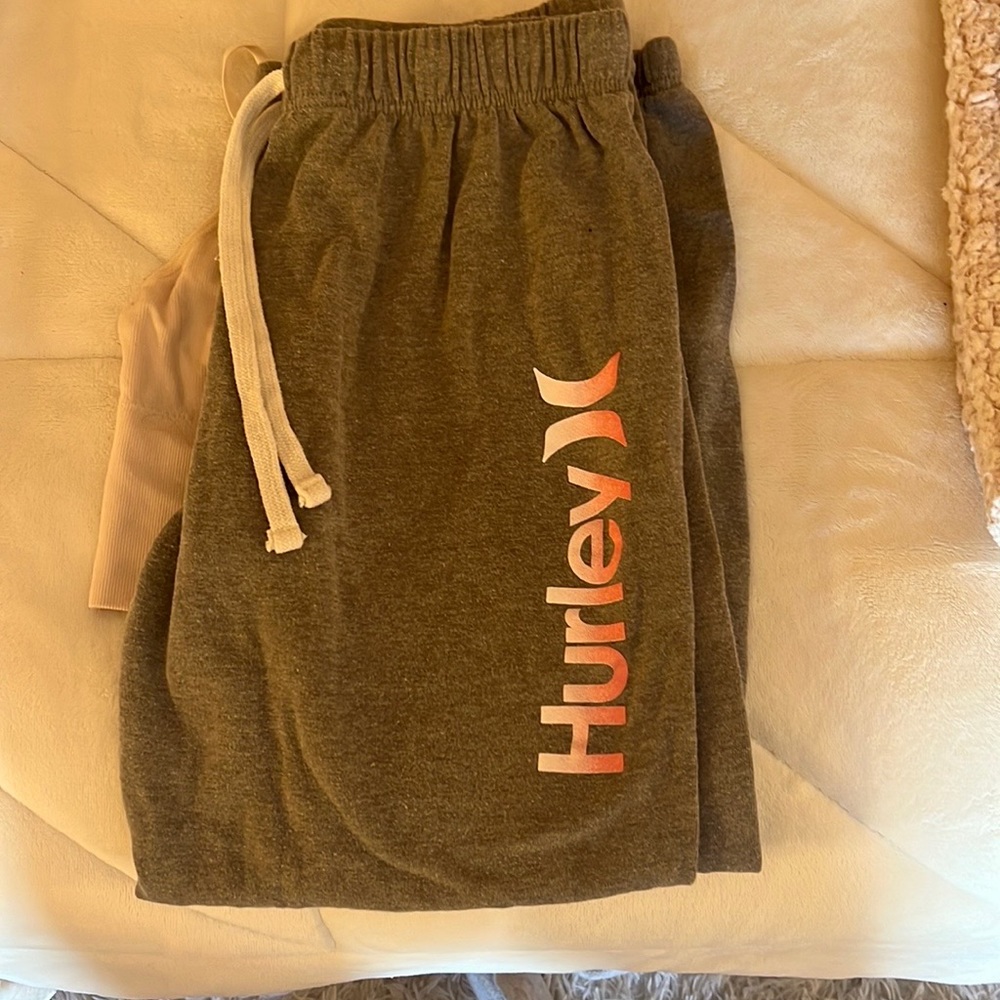 grey sweatpants